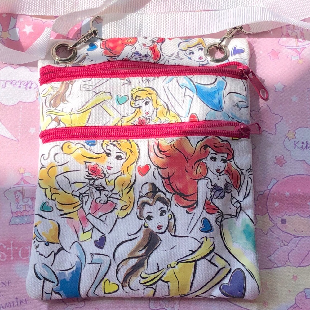 disney princess mini purse - gently used 👑